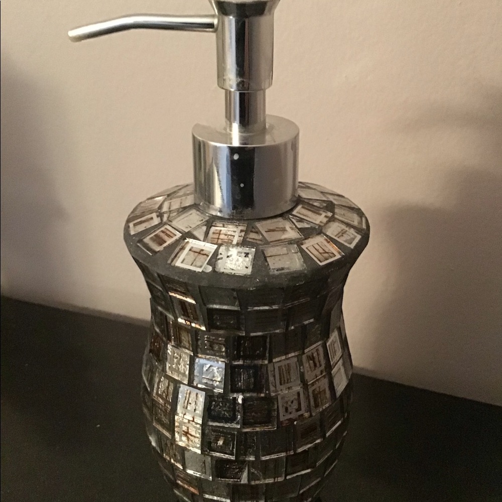 MOSAiC SOAP OR LOTION PUMP